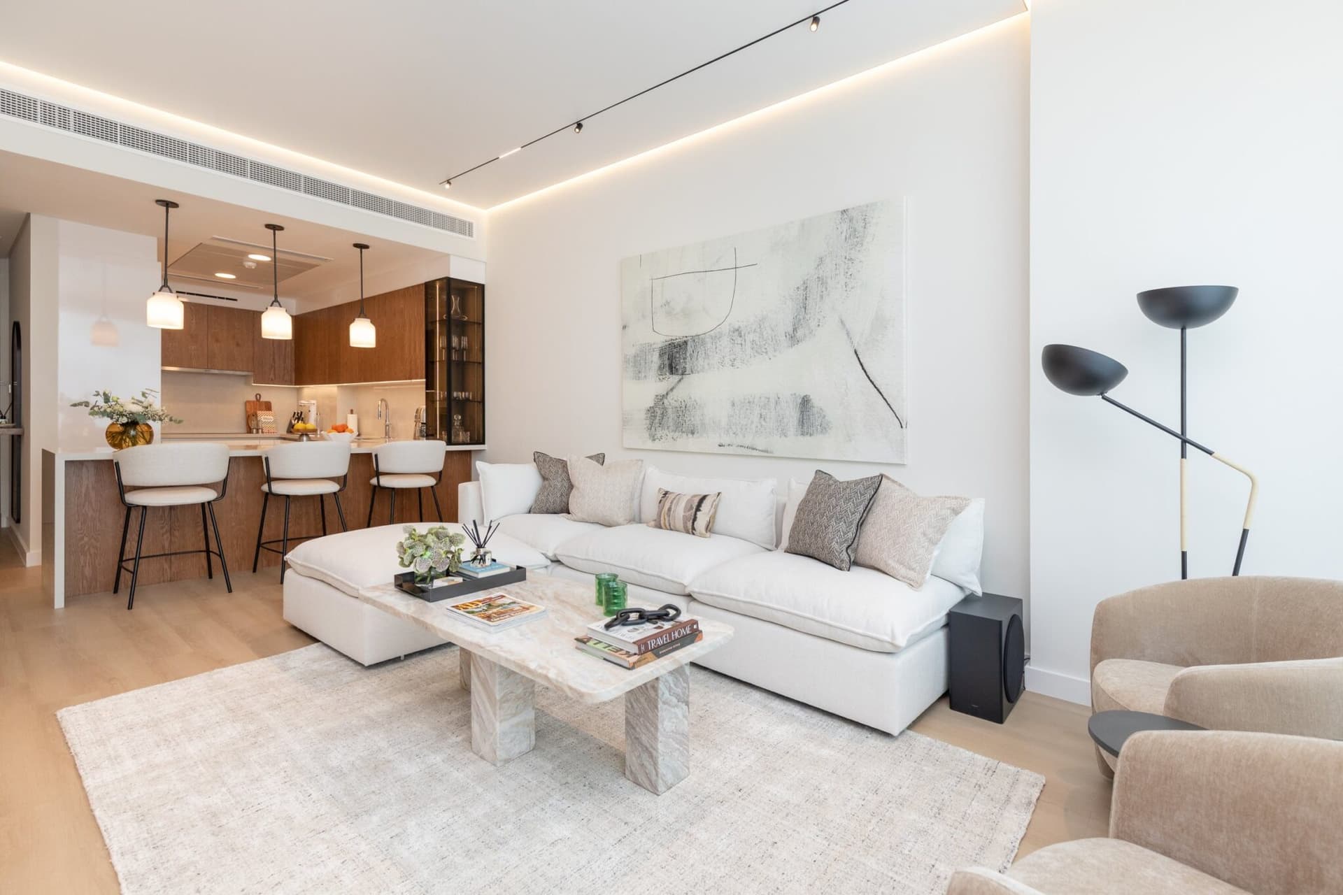Villa Number Nine: A Dubai Apartment That Holds the Waterfront at Arm’s Length