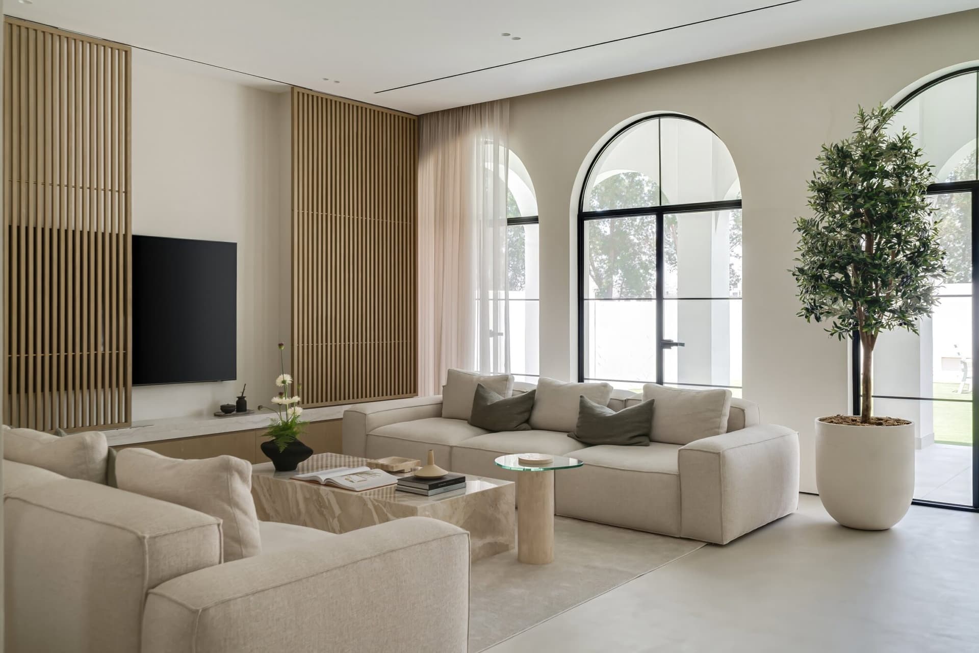 P&P Villa: A Dubai Residence Rebuilt Around Light, Air, and Arches