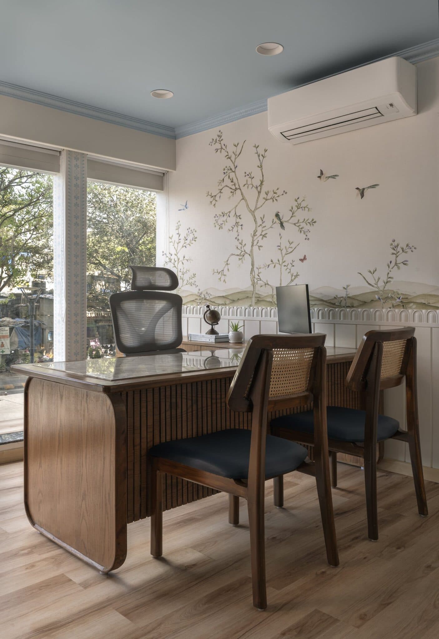 Hridyarambh Clinic: Rethinking Healthcare Interiors Through Warmth and Craft