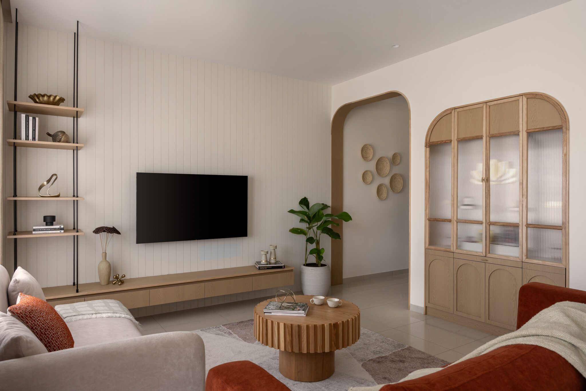 A Bangalore apartment where warmth unfolds through curves and natural materials – By Aarthaa Design Studio — interior design by Aarthaa Design Studio in Bangalore, India