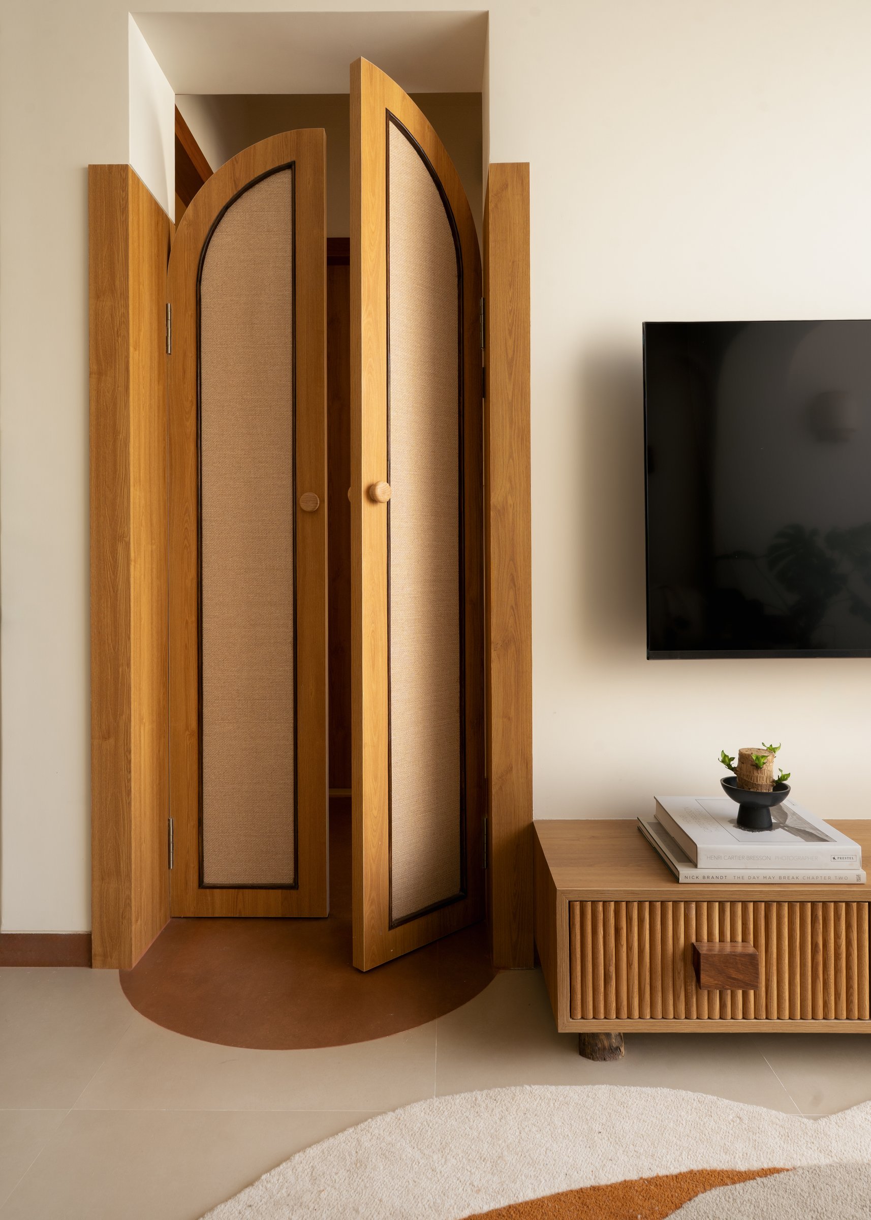 Doors open: the full theatre of the arched portal revealed