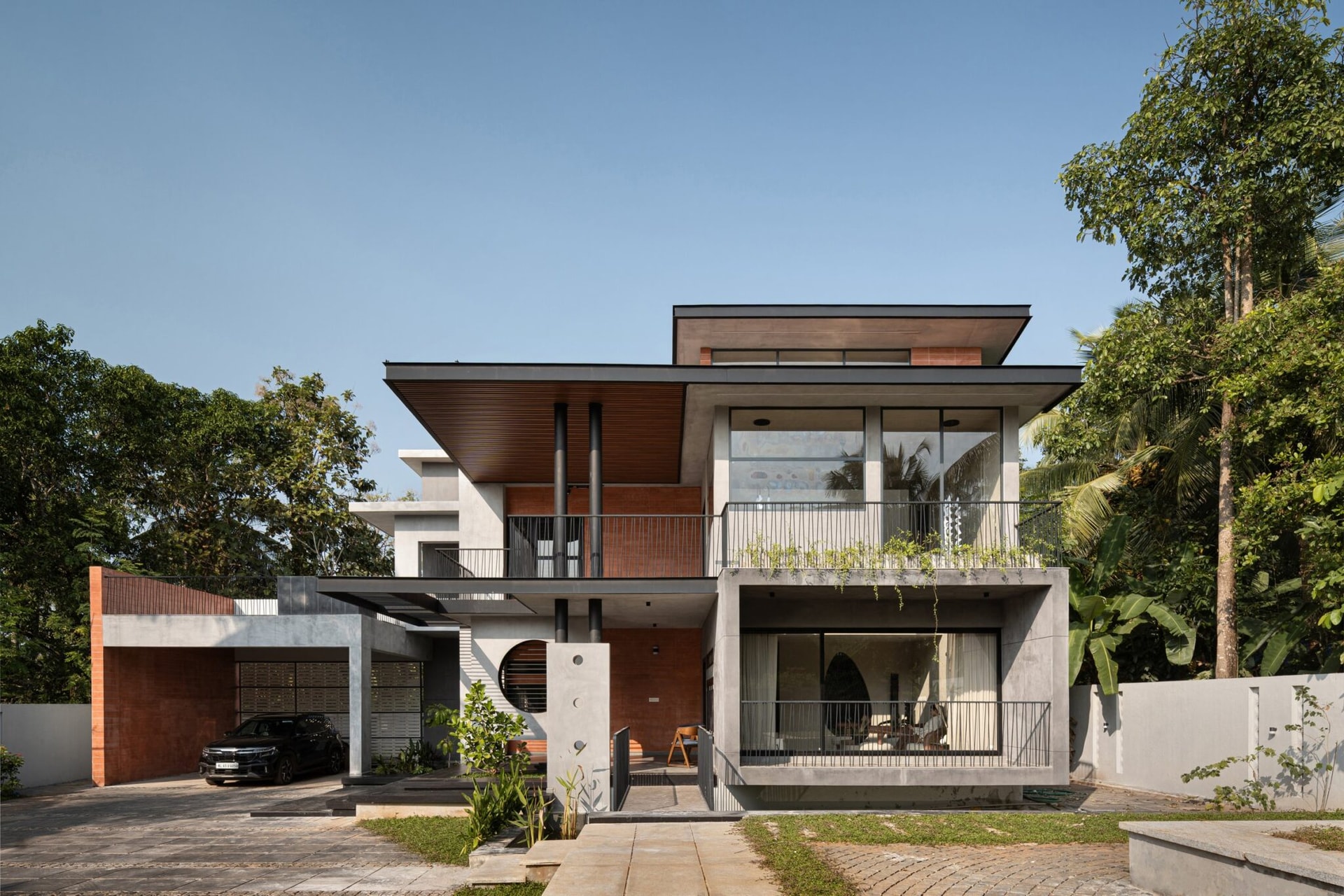 House of Carved Light: A Kerala Home That Turns Inward to Find Its Calm, Hue Arc Studio, Kottakkal, Kerala