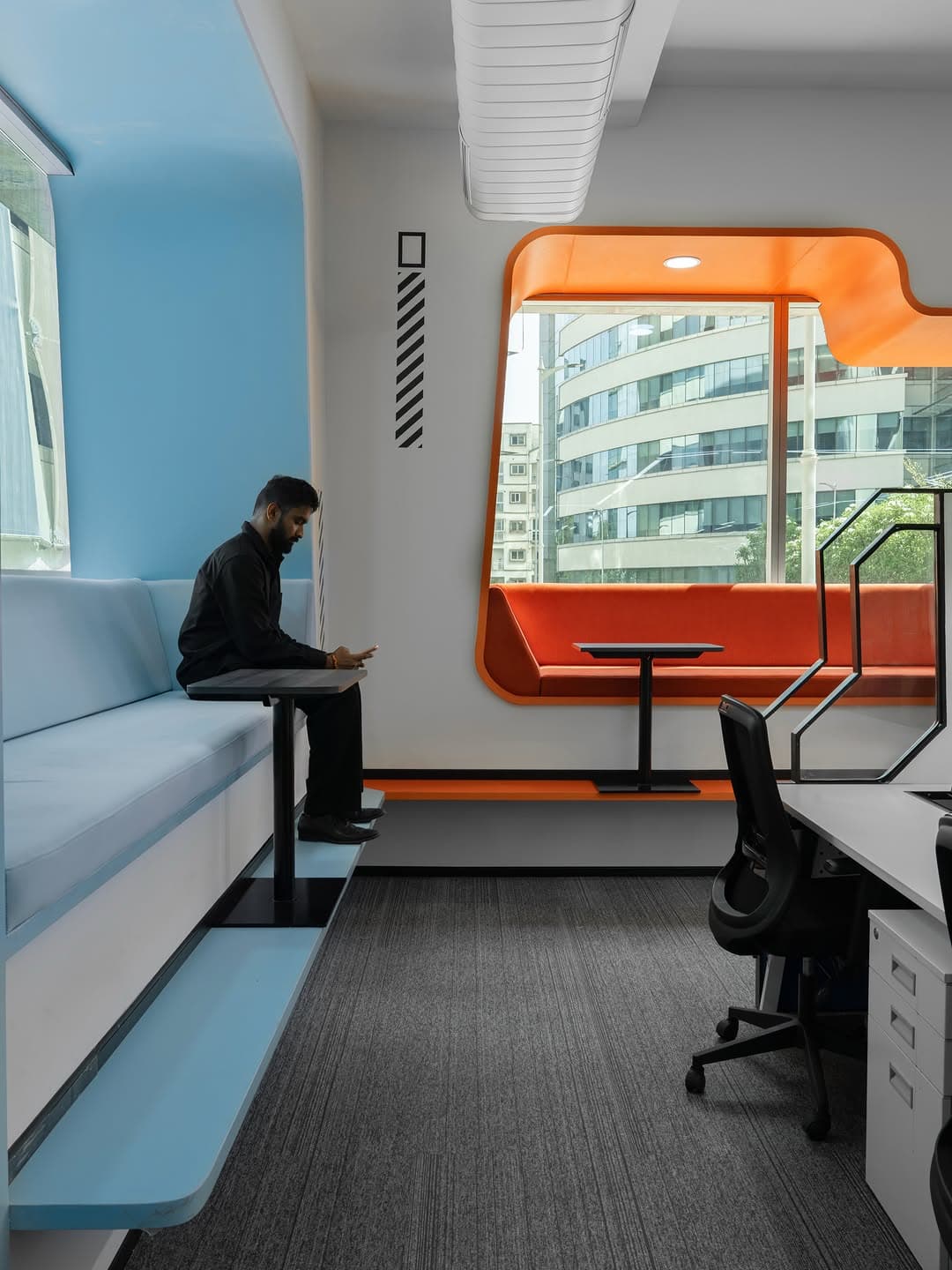 Digital Harbor, designed by @studio.fivefold in Bengaluru, redefines the contemporary workplace through an architectural…